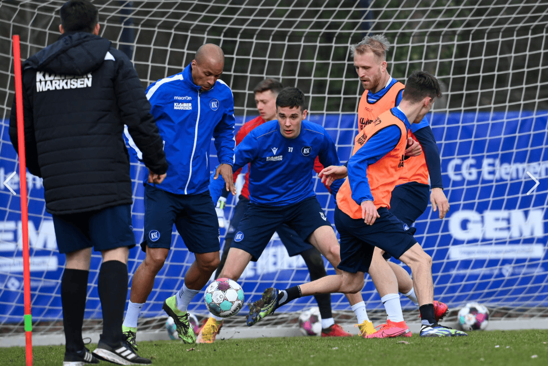 关于摩托车赛夜战：滇池灰熊队鏖战漠南貔貅队，速度优势明显中场绞杀压制对手的信息