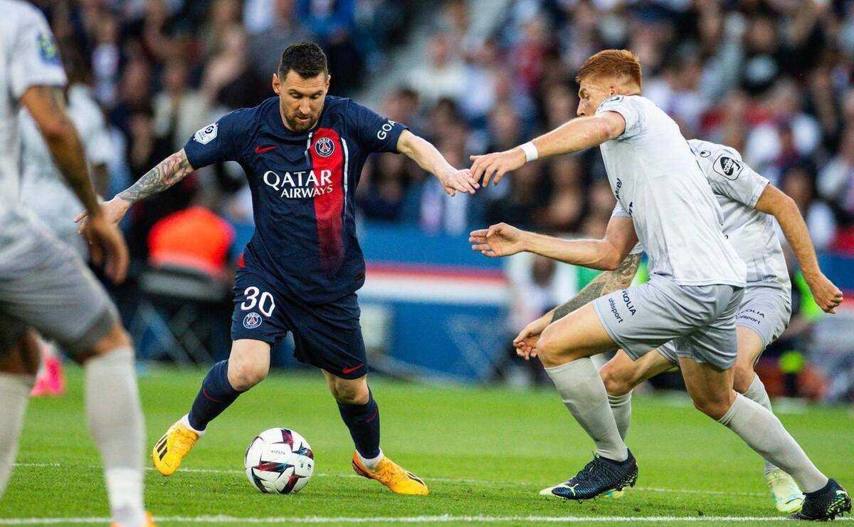 包含梅西巅峰对决，巴特勒与30激战雄鹿分钟，赛况扑朔迷离胜负难料！的词条